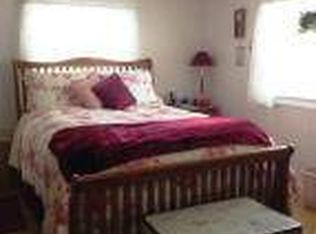 2 Lakewood Dr, Pittsfield, MA 01201