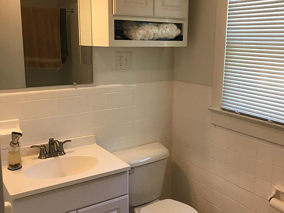 5th image of 42 Fry Ave