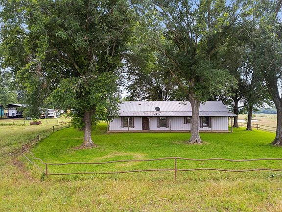 3rd image of 1318 County Road 4810