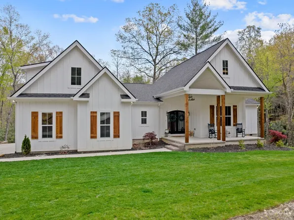 240 Falling Leaves Ln, Hendersonville, NC 28792