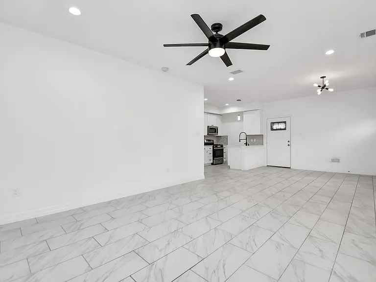 9003 Prairie View Dr #B — Photo 8