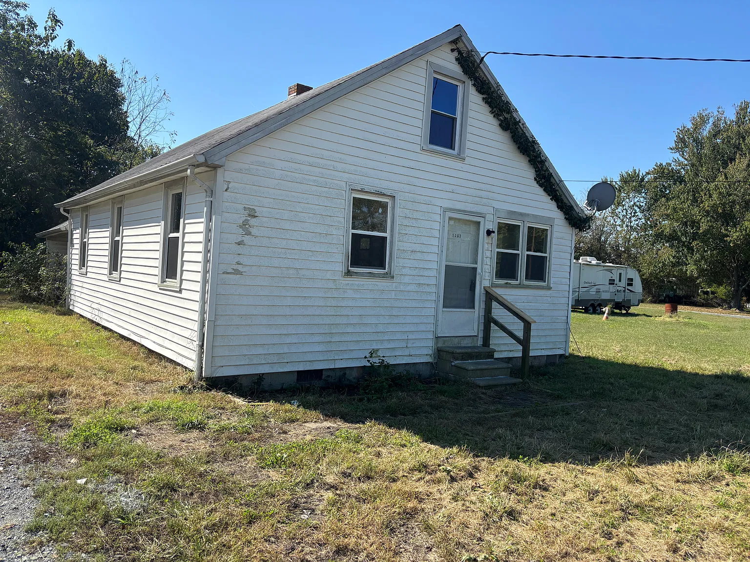 3 bed, 964 sqft, $1,400 — Photo 1