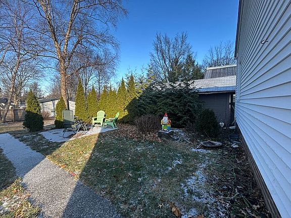 3rd image of 421 Garden St