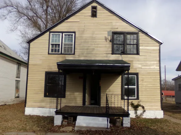 318 E 7th Ave, Winfield, KS 67156