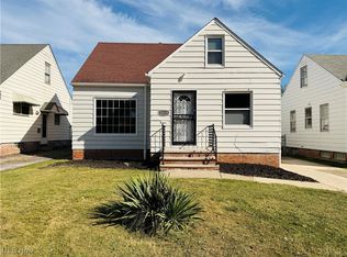 5239 Arch St, Maple Heights, OH 44137