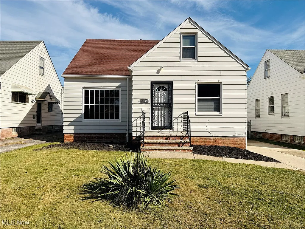 5239 Arch St photo 1