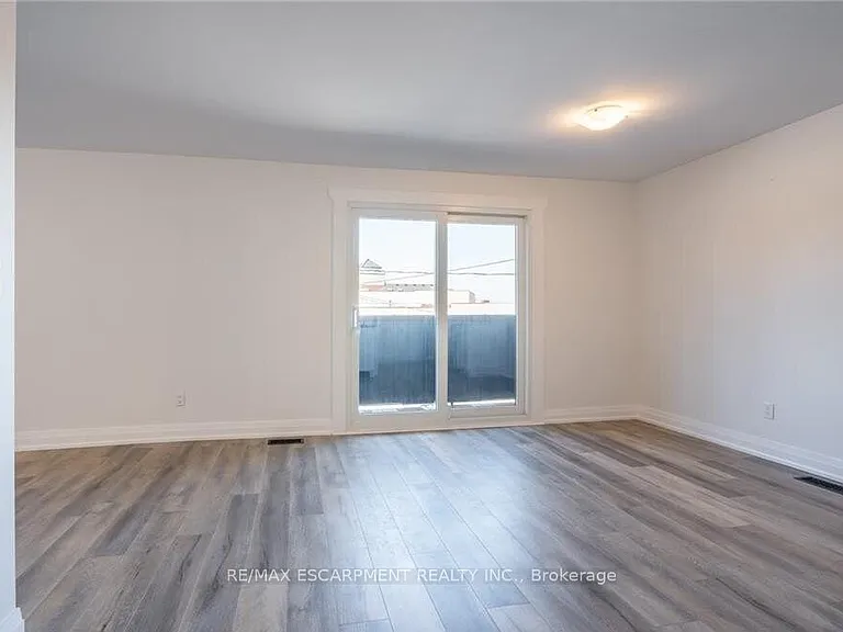 4289 Mountain St #3 — Photo 14