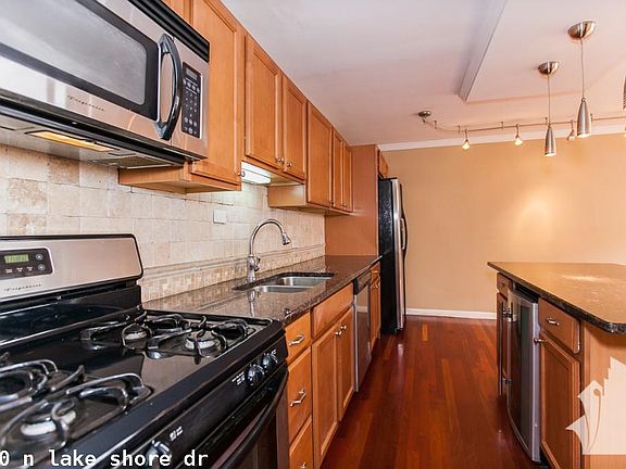 2nd image of 3950 N Lake Shore Dr APT 1718