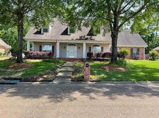 512 Ridge Cir, Brandon, MS 39047