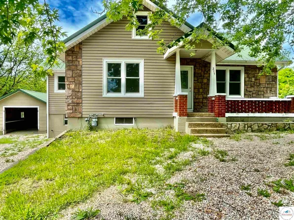 215 S Walnut St, Stover, MO 65078
