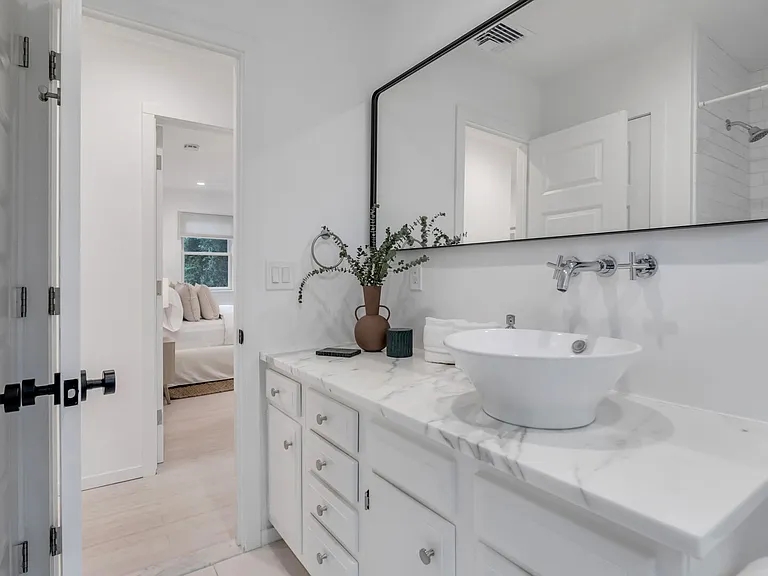 10 Barsdis Ln — Photo 27
