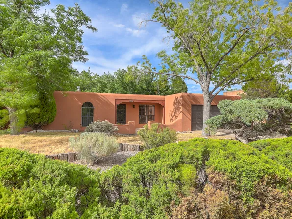 1319 Camino Amparo NW, Albuquerque, NM 87107
