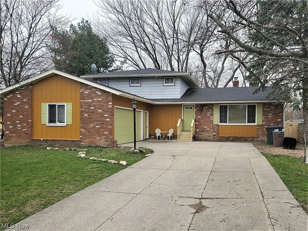 1260 Mulberry Ln photo 1