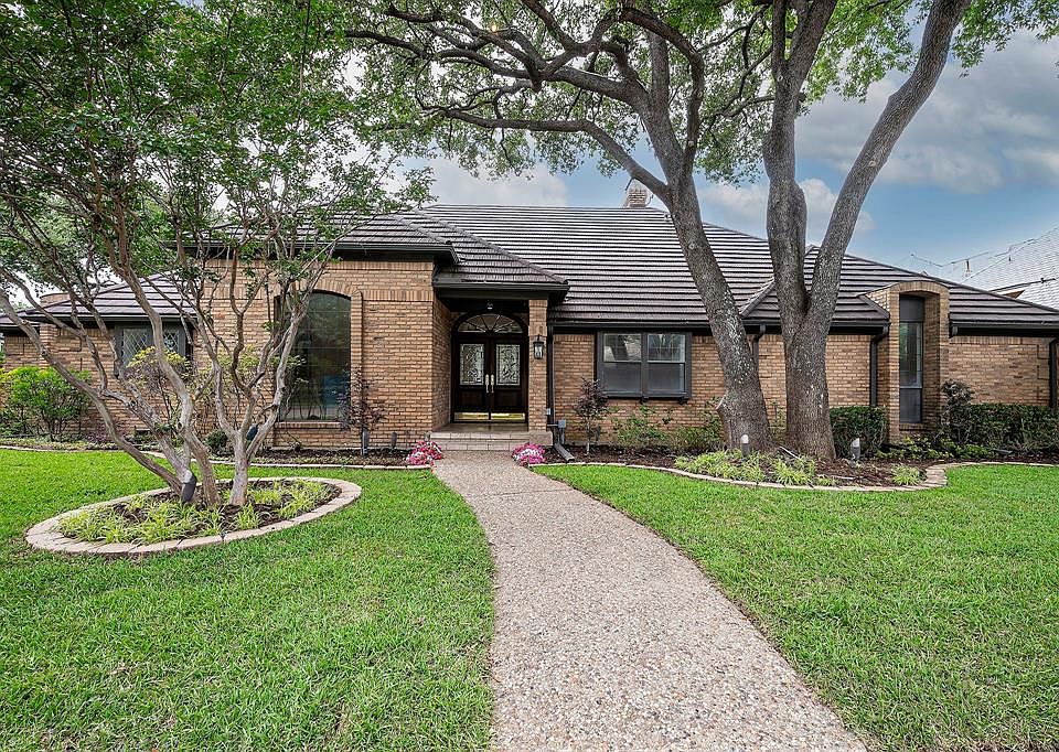 1st image of 1313 Travis Cir S