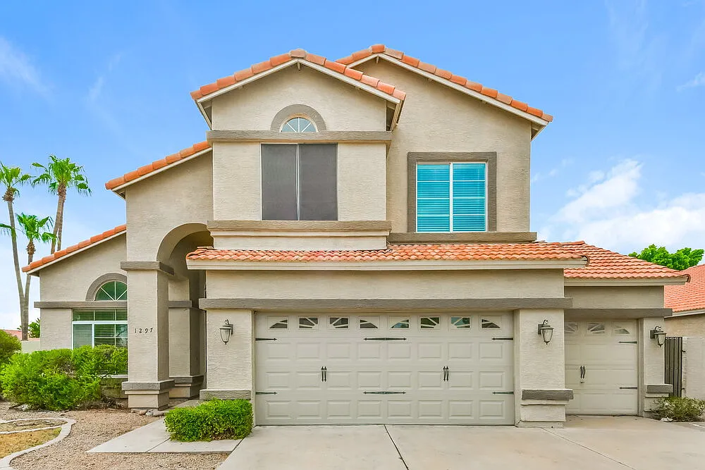 5 bed, 3.0 bath, 2330 sqft, $3,015 — Photo 1