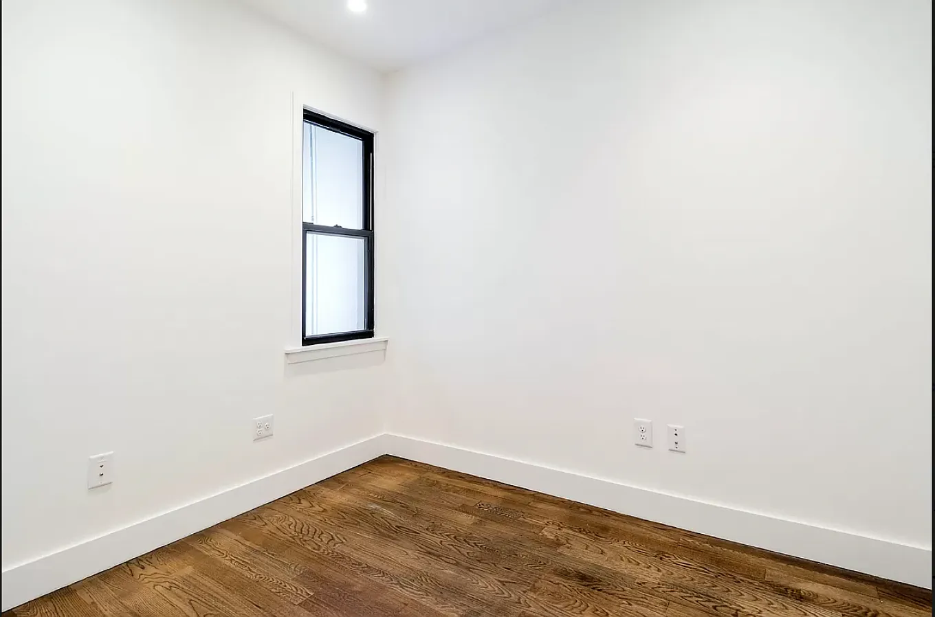 42 Grand Street — Photo 3
