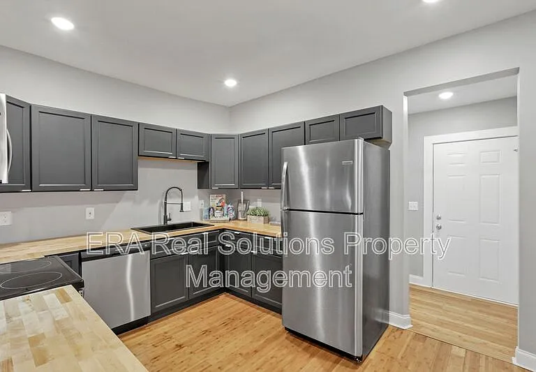 741 E Mound St — Photo 6