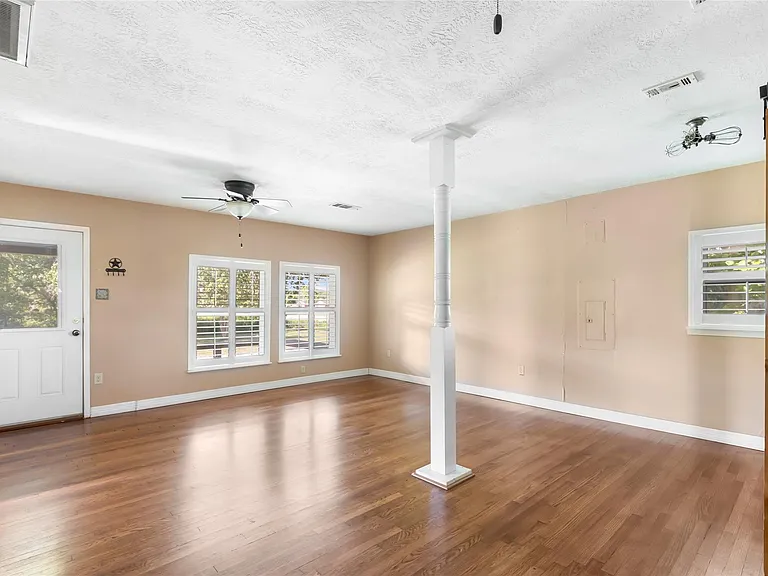 9307 Highway 321 — Photo 16