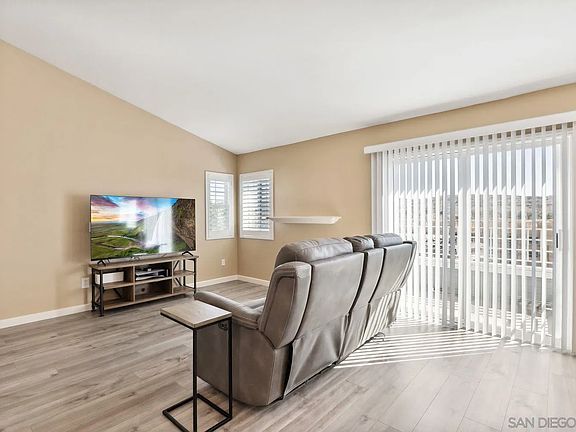 3rd image of 12813 Carriage Heights Way