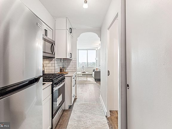 2nd image of 604 S Washington Sq APT 813