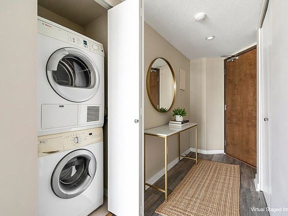 5th image of 1212 Howe St #1606