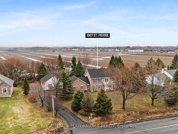 3rd image of 1007 Saint Pierre Rd