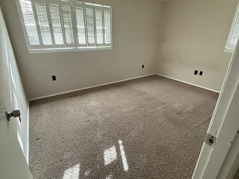 2703 Rebecca Dr — Photo 6
