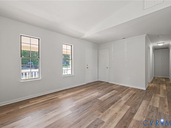 4th image of 3340 Summerbrooke Dr