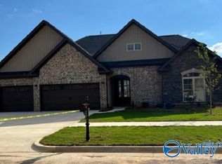 7539 Flint Crossing Cir, Owens Cross Roads, AL 35763