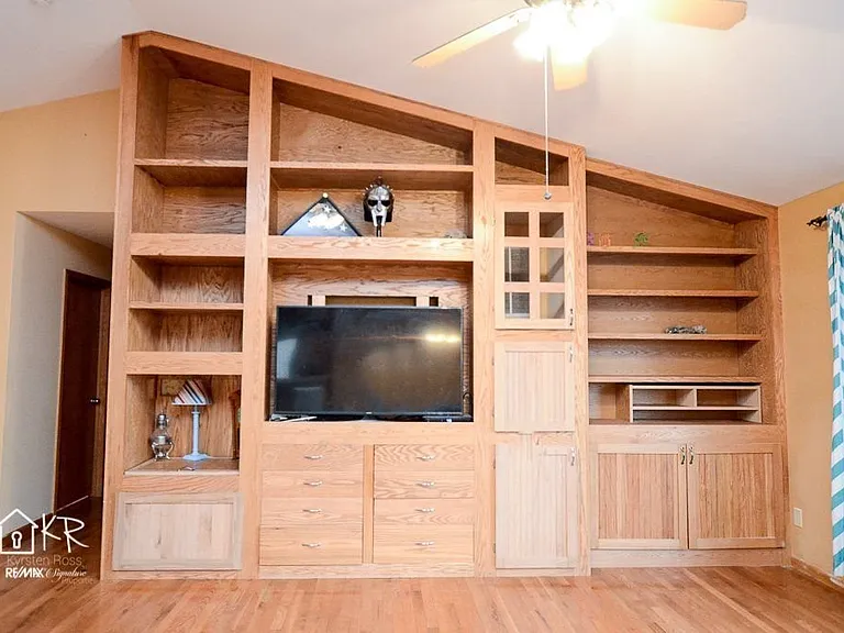 631 Tall Grass Dr — Photo 6