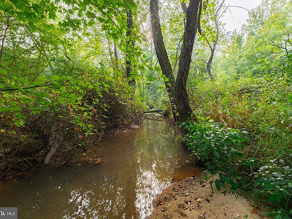 3rd image of 16304 Pleasant Mill Rd