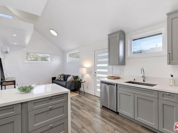 3rd image of 2778 Sawtelle Blvd