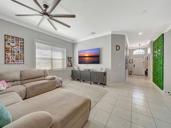 4th image of 1531 SW 194th Ter