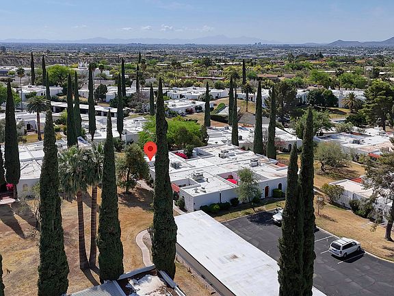 2nd image of 719 W Las Lomitas Rd