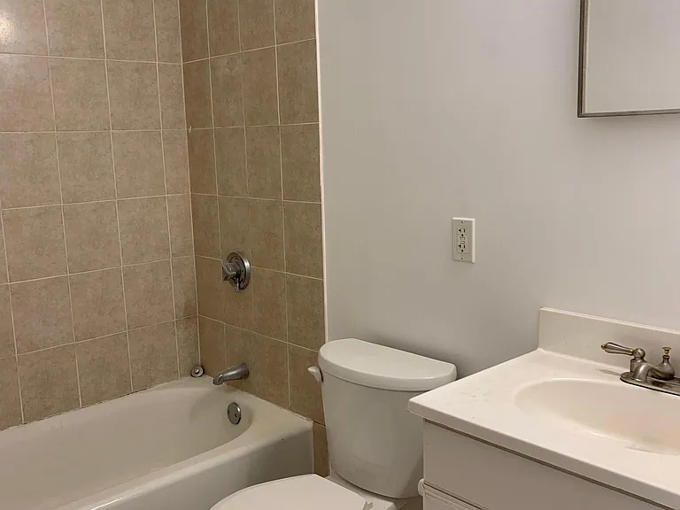 329 Border St #3 — Photo 12