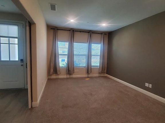 5th image of 2323 S Shirley Ave