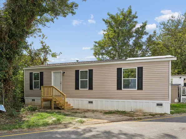 111 Rivermont Dr Trailer 43, Newport News, VA 23601