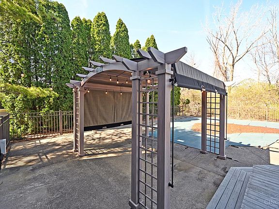 5th image of 8346 White Hill Ln
