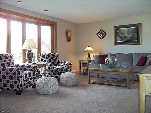 4th image of 6418 Surrey Dr