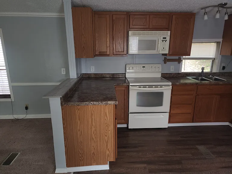 6806 Tree Top Dr — Photo 25