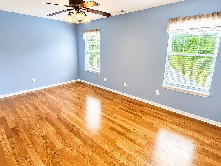 1525 Clarendon Way — Photo 22