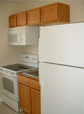 3rd image of 1664 Beach Blvd