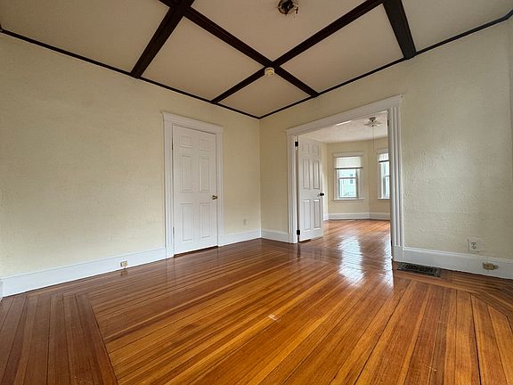 5th image of 113 Yorktown St #1
