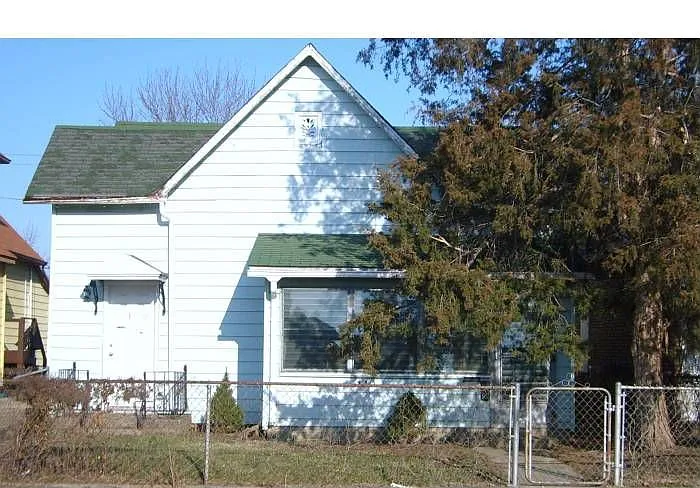 245 N Addison St photo 1