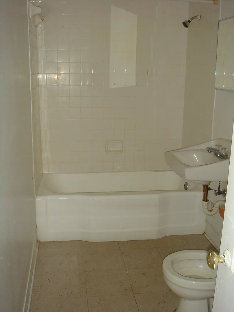 1807 Slater Street — Photo 2
