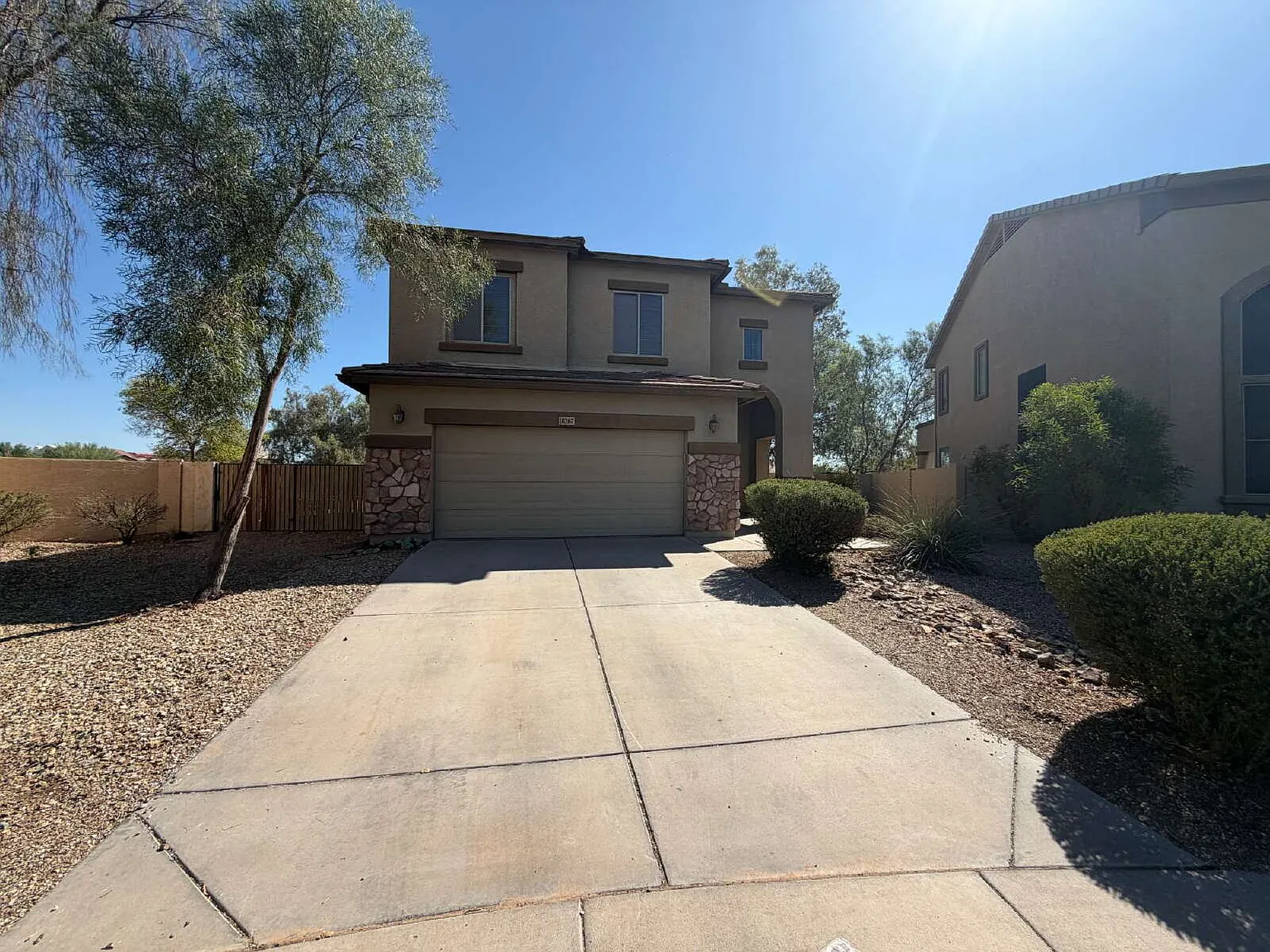 4 bed, 2.5 bath, 2691 sqft, $2,295 — Photo 1