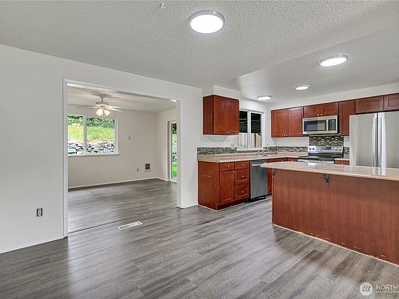 2nd image of 348 NE Holly Leaf Lane