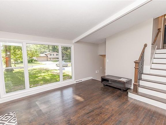 2nd image of 6784 Cypress Dr