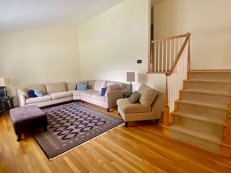 6207 Maiden Ln — Photo 8
