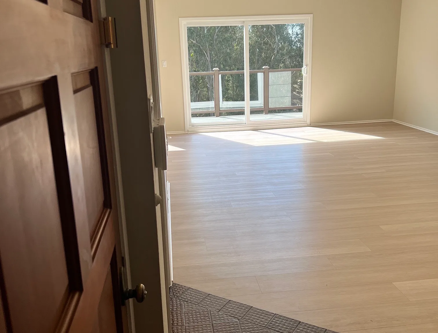 4 bed, 2500 sqft, $10,000 — Photo 4